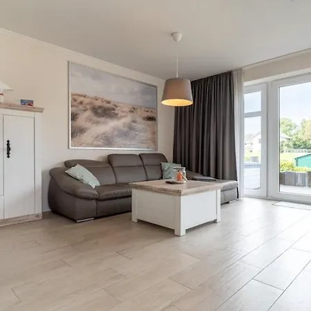 Doppelhaushaelfte Directly From Hafen Von 度假居