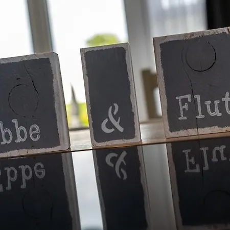 Doppelhaushaelfte Directly From Hafen Von * 通宁