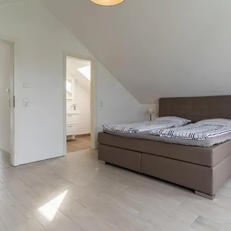 Doppelhaushaelfte Directly From Hafen Von * Tönning