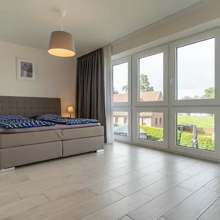 Dom wakacyjny Doppelhaushaelfte Directly From Hafen Von *