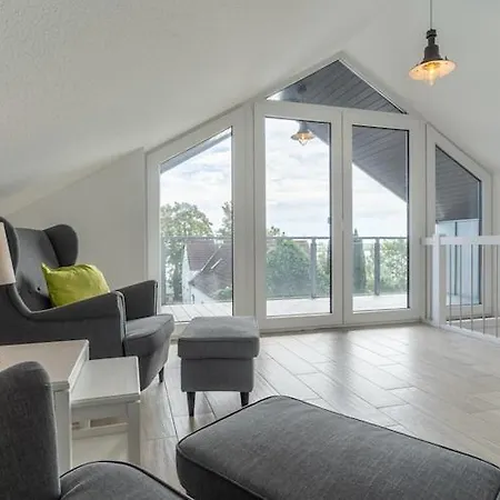 Doppelhaushaelfte Directly From Hafen Von 通宁