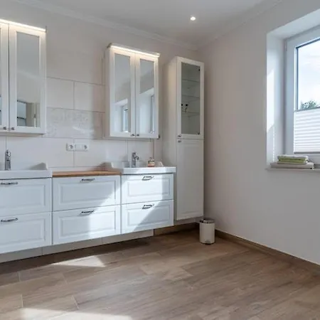 Doppelhaushaelfte Directly From Hafen Von * Tönning